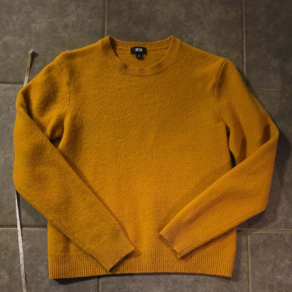 Uniqlo Men's Golden Crewneck Sweater